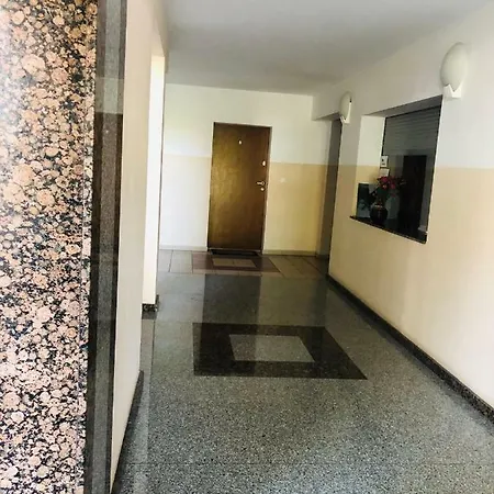 Modern , 500 Metres From The Beach , Late Check -out