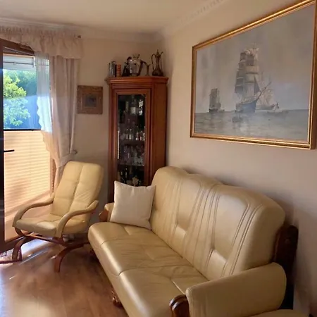Modern , 500 Metres From The Beach , Late Check -out Appartamento Ustka